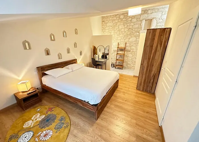 Du Chateau De Panisseau Bed & Breakfast