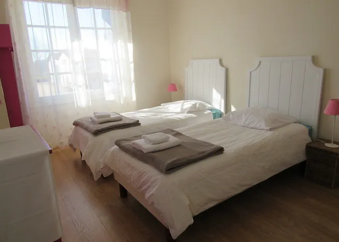 Du Chateau De Panisseau * Thénac